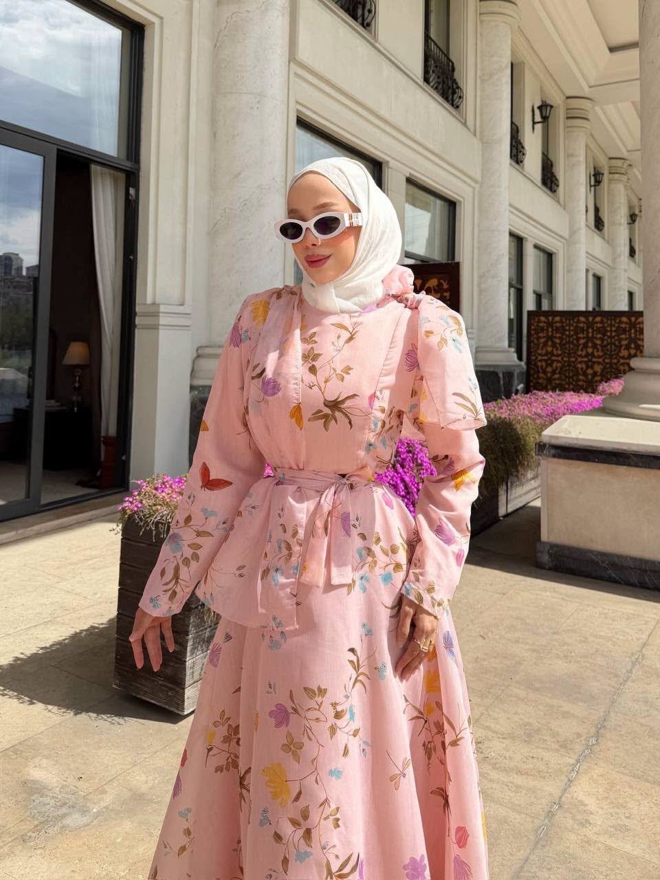 788563306_1568616488614197_2417639762597718310_n Two-pieces suit, skirt and cardigan - Image 1
